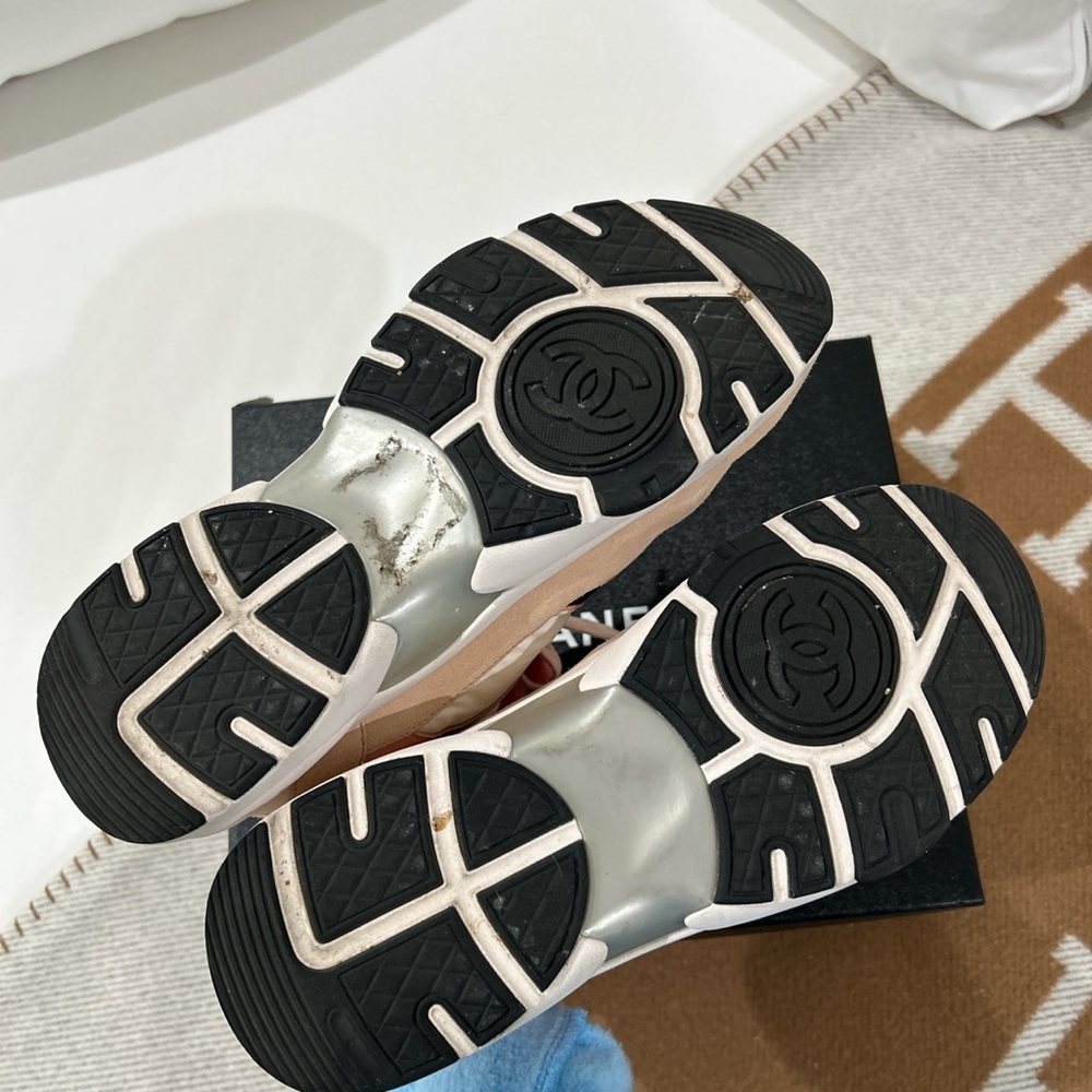 Chanel 19C black and pink suede sneakers - Picture 8 of 10